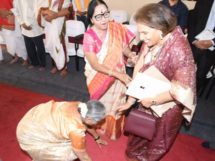 Author Sudha Murthy Bowing Down To A Mysore Royal Sparks A Debate Sudha Murthy: ఆమె కాళ్లకు దండం పెట్టిన ఇన్‌ఫోసిస్ సుధామూర్తి, ఫైర్ అవుతున్న నెటిజన్లు