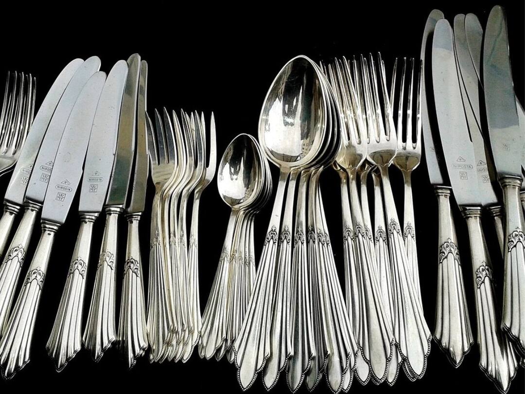 Uttar Pradesh News Doctors Remove 62 Steel Spoons From Man's Stomach In Muzaffarnagar Uttar Pradesh News: కడుపు నొప్పితో వచ్చిన వ్యక్తికి ఆపరేషన్, ఆ పొట్టలో ఏమున్నాయో చూసి షాకైన వైద్యులు