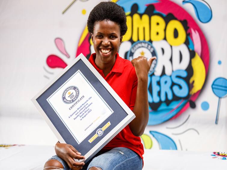 South Africa woman Achieved Guinness World Record For Most Chicken Feet Eaten In A Minute Guinness World Record: 60 நிமிடத்தில் 120 கோழிக்கால்கள் சாப்பிட்ட பெண்... கின்னஸ் புக்கில் கெத்தாக இடம்பிடித்து அசத்தல்!