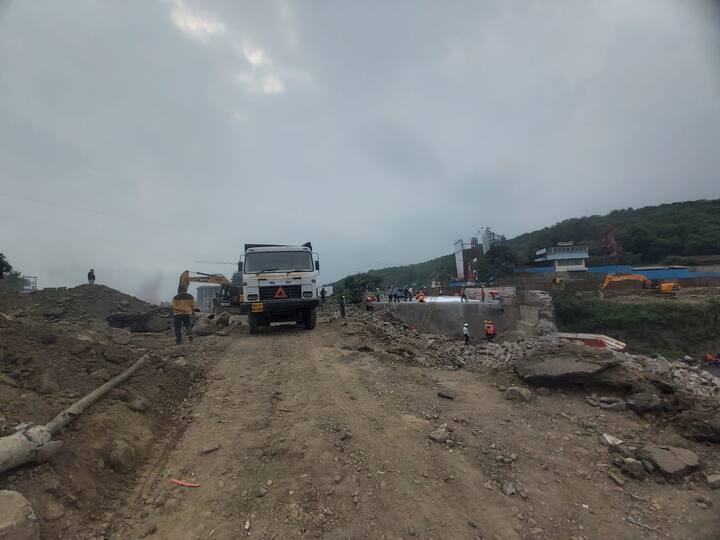 पुण्यातील वाहतुकीस अडथळा असणारा चांदणी चौकातील पूल शनिवार आणि रविवारीच्या रात्री पाडण्यात येणार आहे.