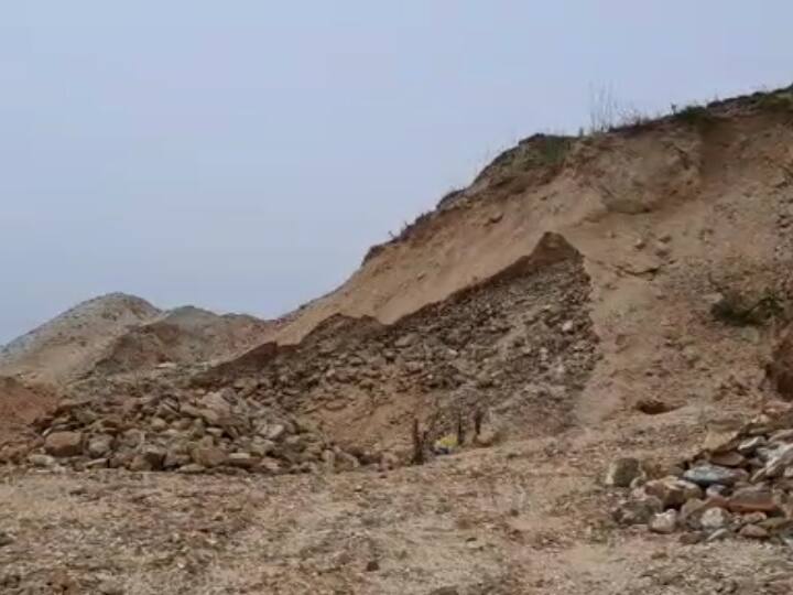 Crime: மாக்னசைட் கனிம கொள்ளை; தடுத்த இளைஞர்கள் மீது தாக்குதல் - 3 பைக் தீ வைத்து எரிப்பு