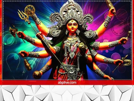 નવરાત્રીના નવમા દિવસે કન્યાઓને દક્ષિણા આપવાથી દેવી પ્રસન્ન થાય છે. એવું માનવામાં આવે છે કે તેનાથી ઘરના કાવસ્તુ દોષ દૂર થાય છે અને ઘરમાં સુખ-શાંતિ આવે છે.