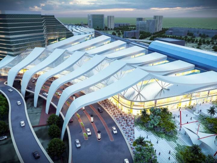 रेल मंत्री ने कहा कि, पहले चरण में 50 लाख प्रतिदिन की संख्या वाले 199 स्टेशनों का पुनर्विकास करने की योजना है. वैष्णव ने कहा कि 47 स्टेशनों के लिए निविदा निकल चुकी है, 32 स्टेशनों पर काम चल रहा है.