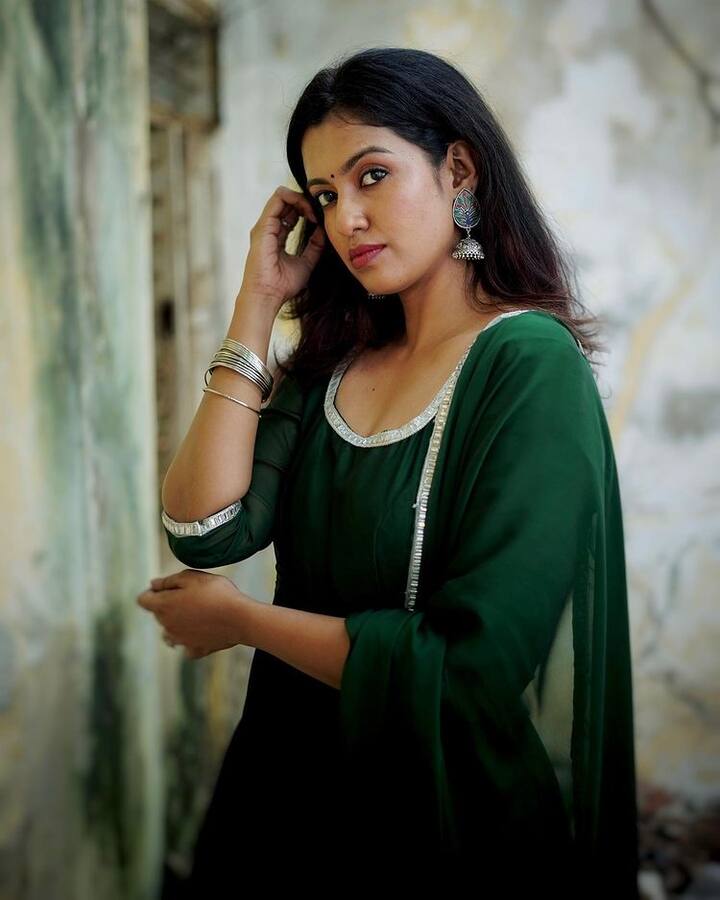 அழகில்லை என்றேன்...