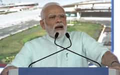 Surat: વડાપ્રધાન મોદીએ કહ્યુ- સુરતથી કાશીની સીધી એક ટ્રેન શરૂ કરાશે