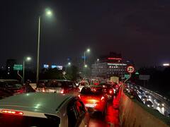 Pune Traffic Jam : तासाभराच्या पावसाने पुणेकर हैराण; अनेक रस्त्यांवर वाहनांच्या रांगाच रांगा
