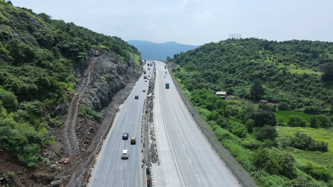 Cable Stayed Bridge : मुंबई-पुणे एक्स्प्रेस वेवर देशातील सर्वात उंच केबल-स्टेड ब्रीज,  प्रवास होणार आणखी जलद   