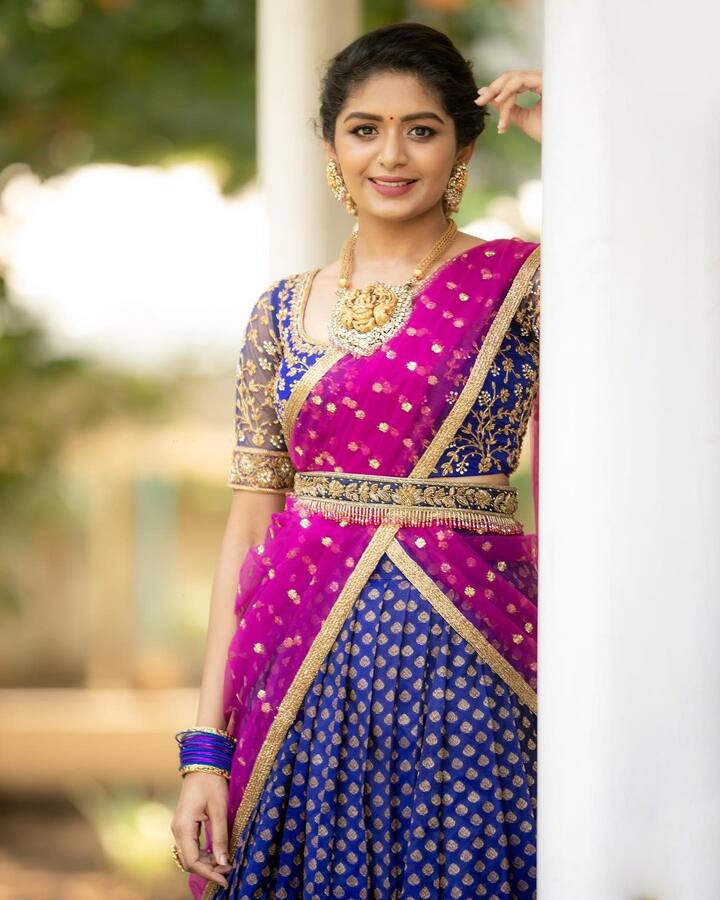 இயக்குநர் முத்தையா இயக்கத்தில் நடிகர் கார்த்தி நடிப்பில் வெளியான இந்த திரைப்படம் கிராமத்து கதைக்களத்தில் மையமாய் கொண்டது.