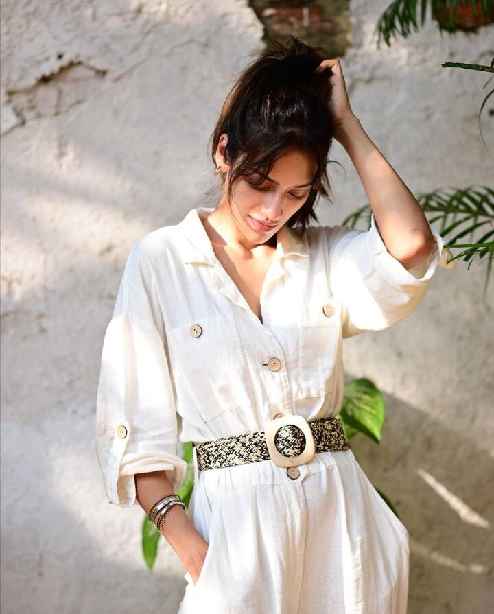 अभिनेत्री अनेकदा तिचा स्टायलिश अवतारही चाहत्यांसोबत शेअर करत असते. नुसरत तिच्या चाहत्यांशी कनेक्ट राहण्यासाठी सोशल मीडियावरही खूप सक्रिय आहे. (फोटो सौजन्य: nusratchirps/इंस्टाग्राम)