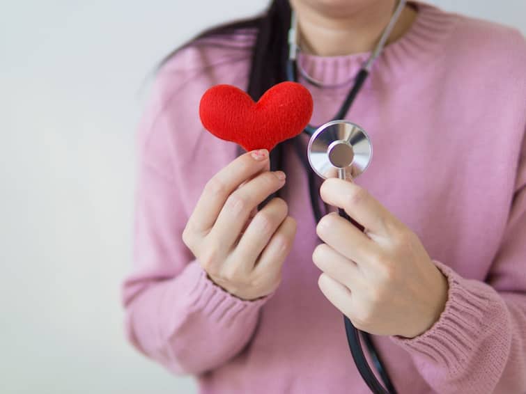 Top lifestyle changes to make after a heart attack know in details Hearth Health: একবার হার্ট অ্যাটাক হয়ে গিয়েছে? জীবনশৈলীতে এই পরিবর্তনগুলো অবশ্যই প্রয়োজন