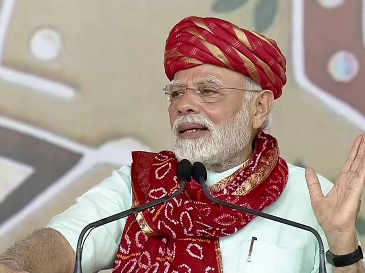 Narendra Modi Visit for Gujarat Assembly Election Said Bhavnagar can emerge as center for metal scrapping for India and world PM Modi Gujarat Visit: पीएम मोदी ने भावनगर में किया 6000 करोड़ रुपये के प्रोजेक्ट्स का उद्घाटन, कहा- हमारे लिए सत्ता का मतलब सिर्फ सेवा