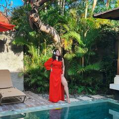 Catherine Tresa Photos: మత్స్యకన్యలా కేథరిన్ ఫోజులు