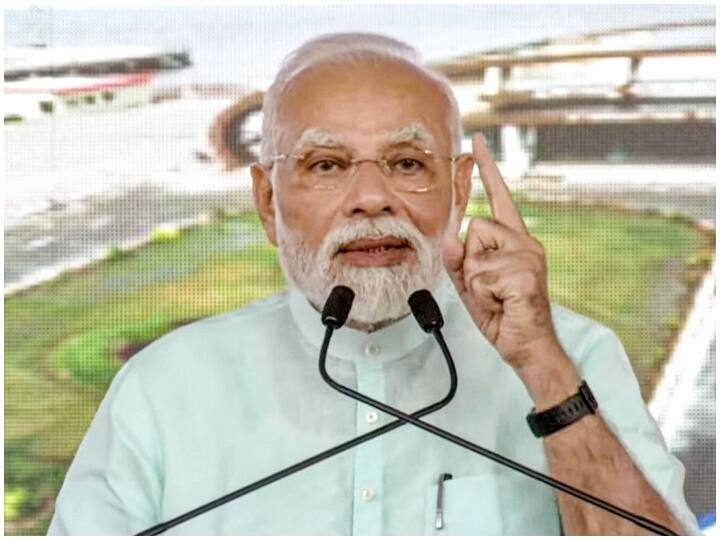 PM Modi gujarat visit road show and rally in surat Key Points PM Modi in Gujarat: 'मेरा सूरत, मिनी हिंदुस्‍तान, 80 हजार घर', पढ़ें पीएम मोदी के भाषण की अहम बातें