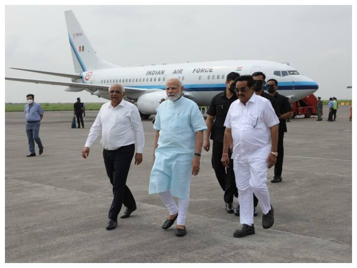 PM Modi To Lay Foundation Stone for Projects 2-Day Visit to Gujarat PM Gujarat Visit: सूरत में बोले पीएम मोदी- गुजरात का गौरव बढ़ाने का मिला सौभाग्य, विकास का लाभ हर किसी तक पहुंचा