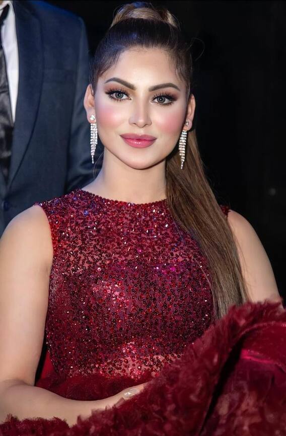 Celebs Drink BlacK Water: अनुष्का शर्मा से लेकर मलाइका अरोड़ा तक, ये अदाकाराएं क्यों पीती हैं ब्लैक वॉटर