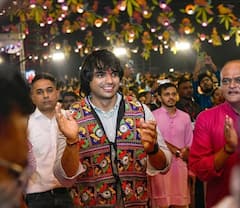 National Games 2022: પીવી સિંધુએ રાઈફલ પર હાથ અજમાવ્યો, જુઓ ભારતના સ્ટાર ખેલાડીઓની ગુજરાત મુલાકાતની ખાસ તસવીરો