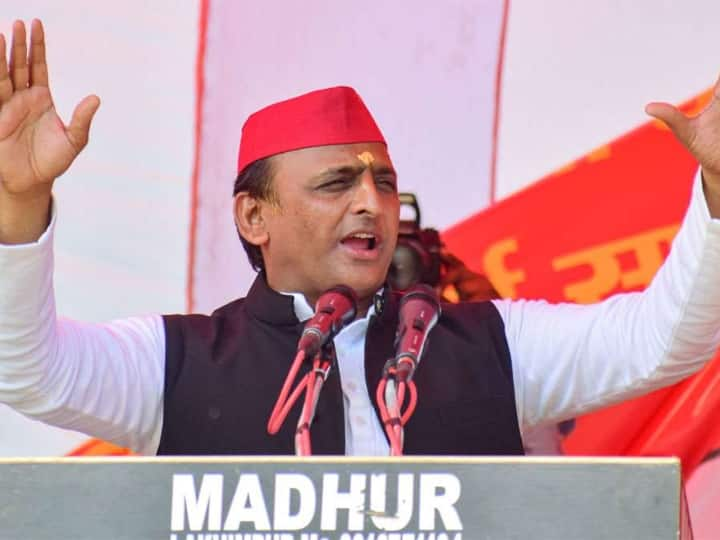 Akhilesh Yadav again targeted BJP prayed for Maa Durga said they have to tell truth UP Politics: अखिलेश यादव ने BJP पर निशाना साधते हुए मां दुर्गा से मांगी मन्नत, बोले- 'जो लोग सत्ता में हैं वो...'