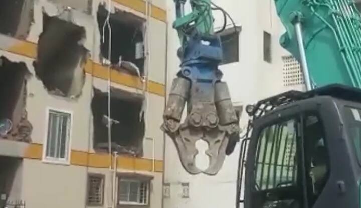 जनार्दननगर लोहगाव येथे महापालिकेकडून 4 बांधकामांचे क्षेत्रफळ13,100 चौरस फूट आरसीसी अनधिकृत बांधकाम पाडण्यात आले आहे.
