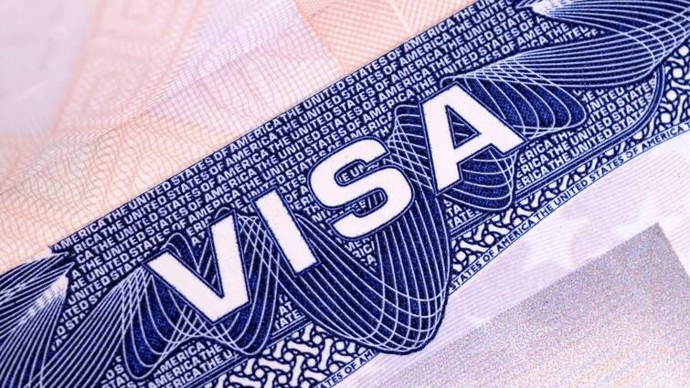 US Visa: For US visa, Chinese citizens have to wait for two days, Indians have to wait for two years US Visa: યુએસ વિઝા માટે ચીની નાગરિકોએ બે દિવસ રાહ જોવી પડે છે પણ ભારતીયોએ બે વર્ષ રાહ જોવી પડશે