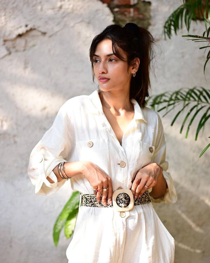 या लूकमध्ये नुसरत खूपच बोल्ड दिसत आहे. आता लोकांनी अभिनेत्रीचे कौतुक करत अनेक कमेंट करायला सुरुवात केली आहे. (फोटो सौजन्य: nusratchirps/इंस्टाग्राम)