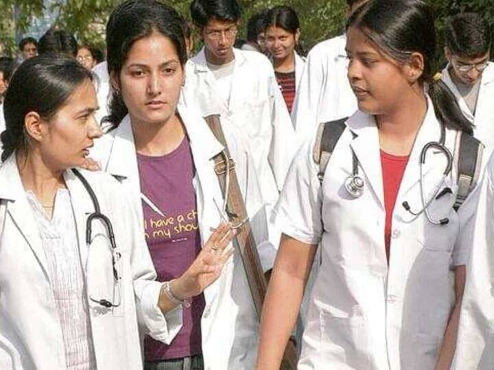 MBBS in Hindi: अटल बिहारी वाजपेयी विश्वविद्यालय में हिंदी में होगी MBBS की पढ़ाई Atal Bihari Vajpayee University to now offer MBBS in Hindi said Union Minister Amit Shah MBBS in Hindi: अटल बिहारी वाजपेयी विश्वविद्यालय में हिंदी में होगी MBBS की पढ़ाई