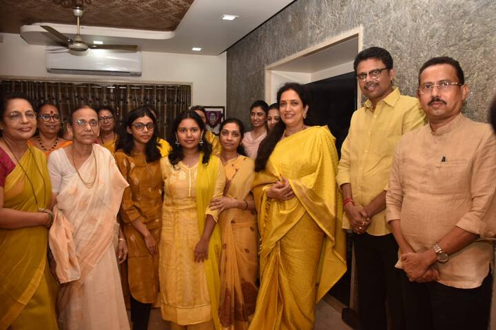 काही दिवसांपूर्वी गोरेगावातील नेस्को मैदानात गटप्रमुखांचा मेळावा झाला.