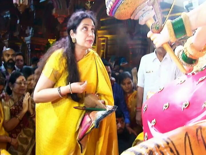 स्व. आनंद दिघे यांनी 1978 साली या उत्सवाची सुरवात केली होती.