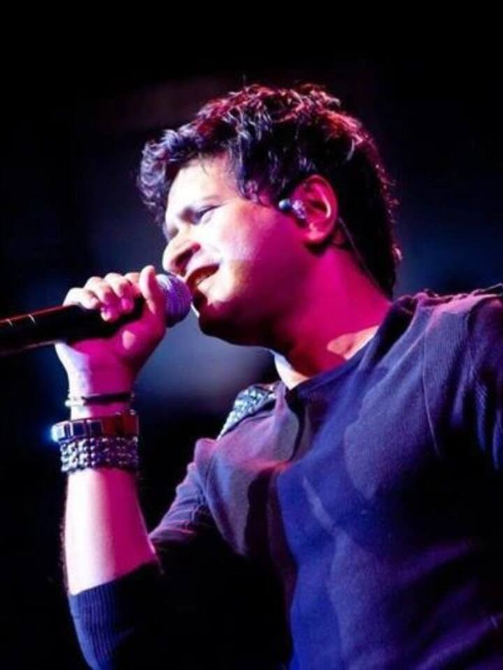 बॉलीवुड के जाने माने सिंगर केके (Krishnakumar Kunnath) ने इसी साल 31 मई को अंतिम सांस ली. कोलकाता में एक कॉन्सर्ट के दौरान उनकी सेहत अचानक खराब हुई थी. रिपोर्ट्स के मुताबिक, उनकी मौत का कारण कार्डिएक अरेस्ट बताया गया.