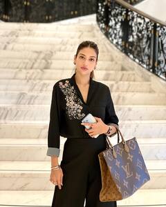 PHOTO: कॅमेऱ्यात कैद झाला TMC खासदार नुसरत जहाँचा ब्रालेट लूक; पाहा फोटो!