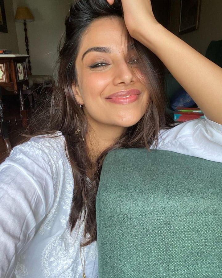 మీనాక్షి చౌదరి (Image credit: Meenakshi Chaudhary/Instagram)