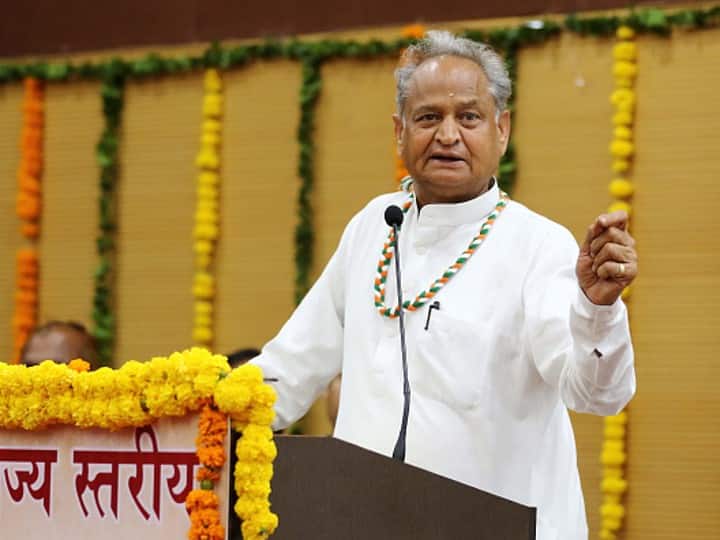 Rajasthan Congress Political Crisis Government will complete 5 years budget will be special Ashok Gehlot Rajasthan Crisis: '5 साल पूरे करेगी सरकार, बजट होगा खास', सीएम की कुर्सी के घमासान के बीच कॉन्फिडेंट दिखे अशोक गहलोत