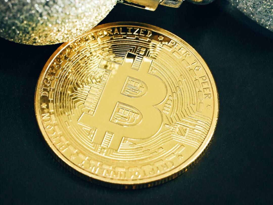 Cryptocurrency Price Today: Bitcoin, Ethereum, And Other Popular Coins Report Losses For Second Day Straight cryptocurrency price today in India December 17 check market cap bitcoin ethereum merge dogecoin solana litecoin ripple XRP binance token prices gainer loser Cryptocurrency Price Today: Bitcoin, Ethereum, And Other Popular Coins Report Losses For Second Day Straight