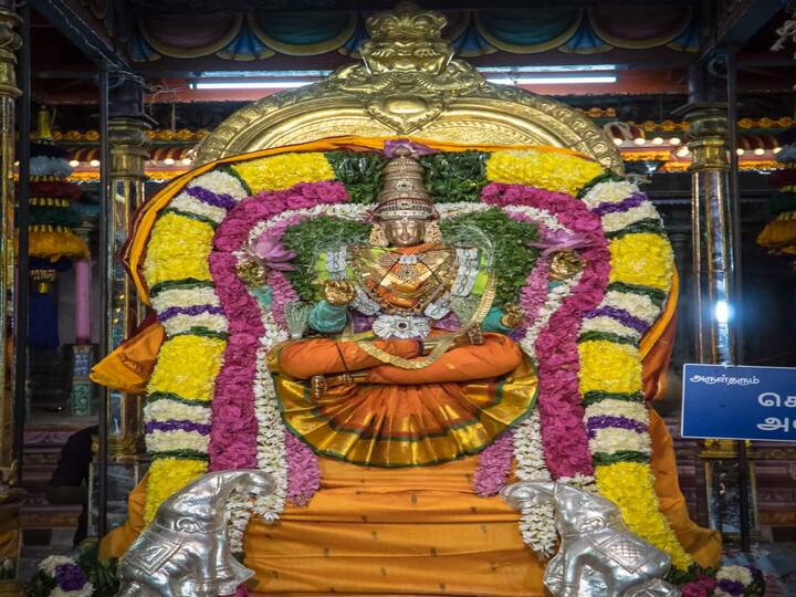 கெஜலட்சுமி அலங்காரத்தில் காட்சியளிக்கும் அம்மன்