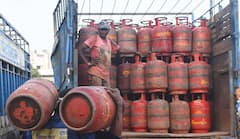 LPG Gas Cylinder : LPG ਖਪਤਕਾਰਾਂ ਨੂੰ ਹੁਣ ਸਾਲ 'ਚ ਮਿਲਣਗੇ ਸਿਰਫ 15 ਸਿਲੰਡਰ, ਮਹੀਨੇ ਦਾ ਕੋਟਾ ਵੀ ਤੈਅ