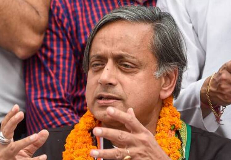 BJP Slams Shashi Tharoor as he shows distorted map of India in his manifesto Congress President Election: 'कांग्रेस अध्यक्ष पद के उम्मीदवार भारत के टुकड़े-टुकड़े करने पर तुले हुए हैं', शशि थरूर पर भड़की BJP