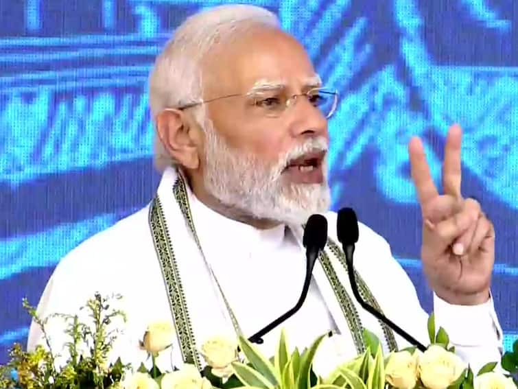 PM Modi In Gujarat: If Students Get To Know How Metro Work Is Done, They'll Resist From Destroying Public Property PM Modi In Gujarat: If Students Get To Know How Metro Work Is Done, They'll Resist From Destroying Public Property