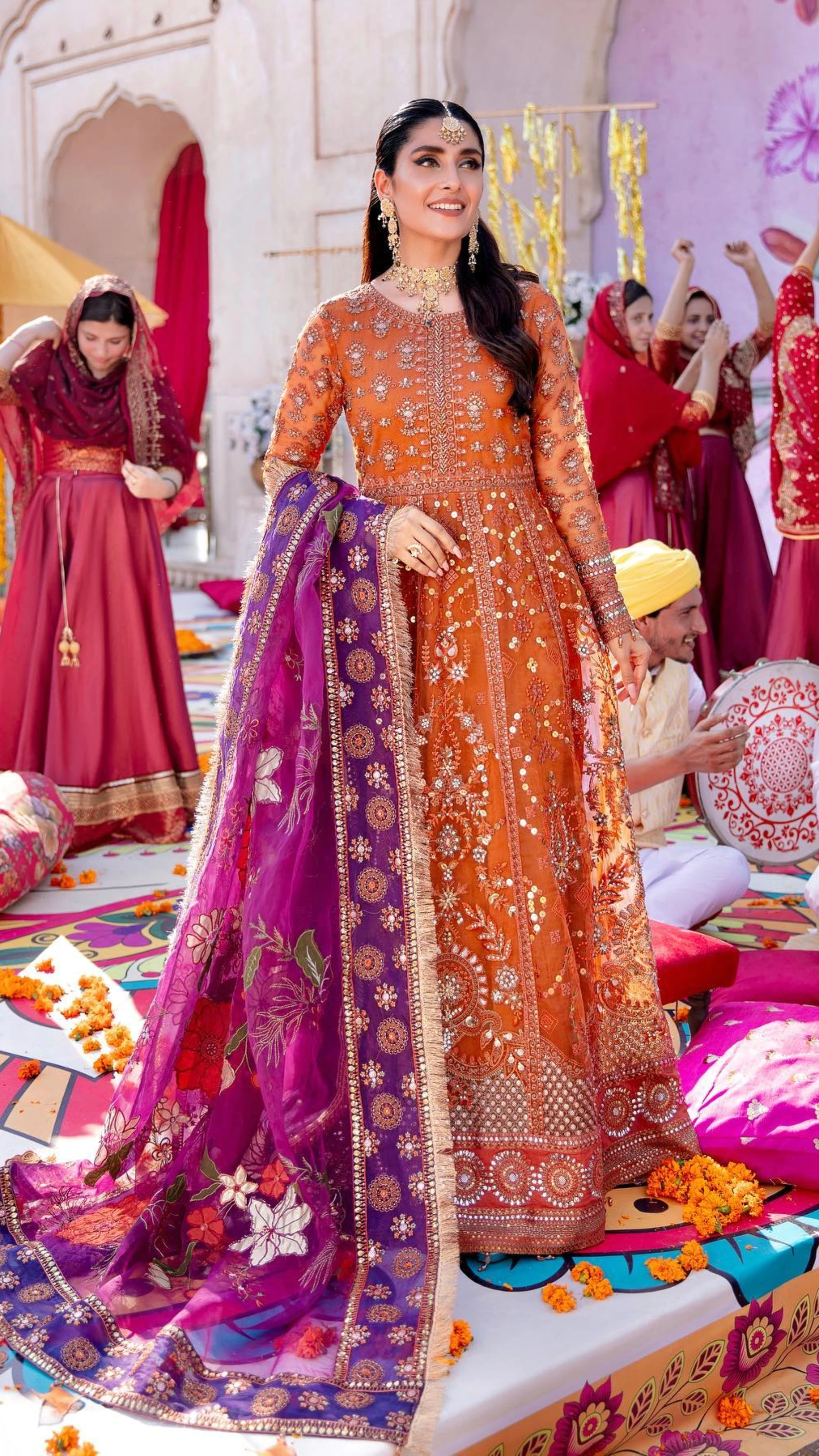 Unveiling Elegance: Trends in Pakistani Mehndi Dresses for 2023 – Usama Silk