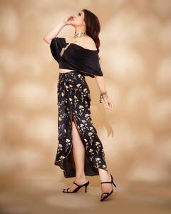 PHOTO: तुटलेला दात असलेल्या गोंडस मुलीला तुम्ही ओळखले का?