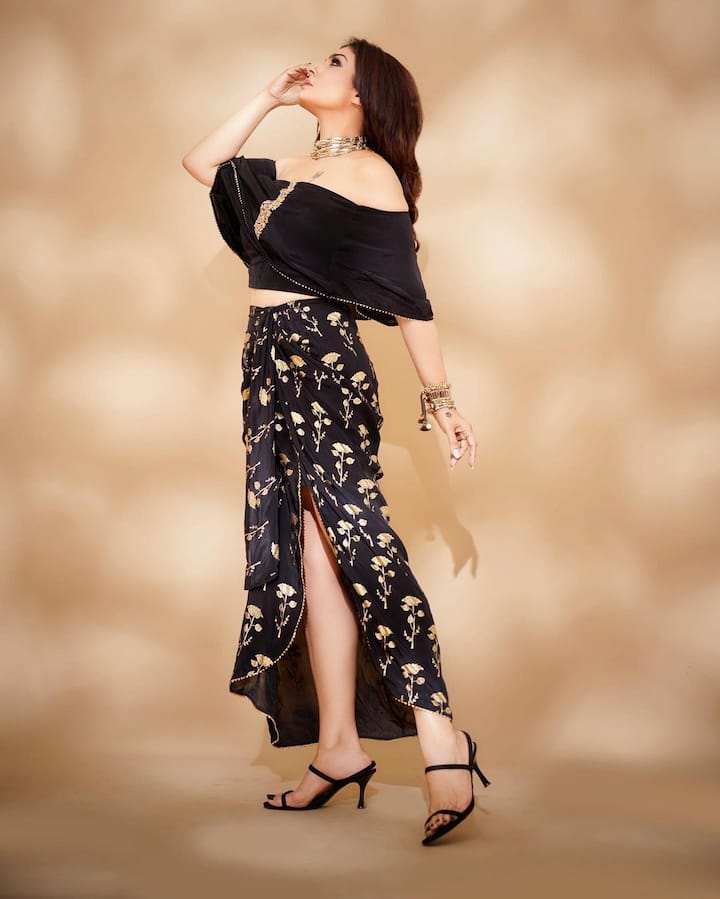 बॉलिवूड सेलिब्रिटींचे चाहते तिच्या खऱ्या आयुष्याबद्दल जाणून घेण्यासाठी खूप उत्सुक असतात. (फोटो सौजन्य:officialraveenatandon/इन्टाग्राम)
