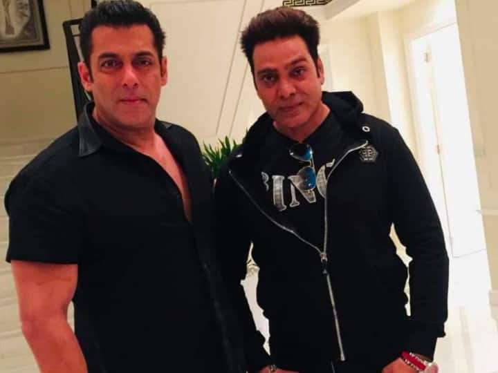 Salman Khan के बॉडी डबल की मौत, जिम में वर्क आउट करने के दौरान आया हार्ट अटैक Salman Khan Duplicate Sagar Salman Pandey Died Due To heart Attack In Gym Salman Khan के बॉडी डबल की मौत, जिम में वर्क आउट करने के दौरान आया हार्ट अटैक