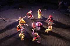 Udaipur News: राजस्थान के पहले आदिवासी महोत्सव का हुआ समापन, एक मंच पर थिरके 7 राज्यों के कलाकार, देखें तस्वीरें