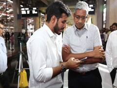 मुंबईकरों के लिए ट्रेनों में सफर करना हुआ और आसान, लोकल टिकट भी यात्री एप पर कर सकते हैं बुक
