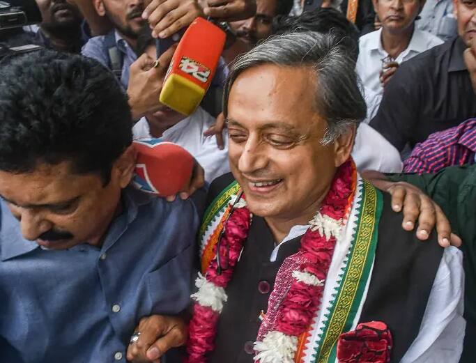 Congress president election Live Updates: Shashi Tharoor file nominations Mallikarjun Kharge Vs Shashi Tharoor:  શશિ થરૂરે કોંગ્રેસ અધ્યક્ષની ચૂંટણી માટે ઉમેદવારી નોંધાવી, મલ્લિકાર્જુન ખડગે સામે થશે ટક્કર