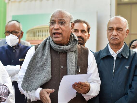 Congress President Election: थरूर नहीं खड़गे को G-23 का समर्थन! मनीष तिवारी, आनंद शर्मा समेत ये नेता बनेंगे प्रस्तावक Congress President Election: थरूर नहीं खड़गे को G-23 का समर्थन! मनीष तिवारी, आनंद शर्मा समेत ये नेता बनेंगे प्रस्तावक