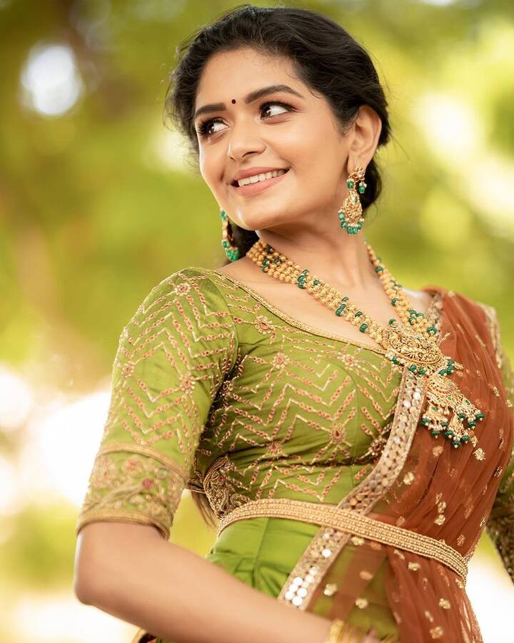 ஒட்டிகிட்டு வர போறேன்டா ம்ம் வர போறேன்டா உன் கூட வரேன்டா உன் கூட வரேன்டா