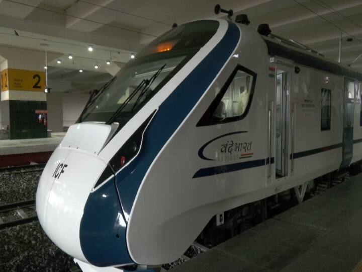 PM Narendra Modi to flag off third Vande Bharat Express train gandhi nagar to mumbai Check speed and features here Vande Bharat Express : நாட்டின் மூன்றாவது வந்தே பாரத் ரயில்..! குஜராத்தில் இன்று தொடங்கிவைக்கும் பிரதமர் மோடி..!