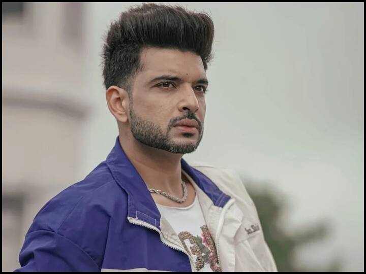 करण कुंद्रा बिग बॉस सीजन 15 में नजर आए थे. वह टीवी का जाना-पहचाना चेहरा हैं लेकिन उनका करियर डूब रहा तो बिग बॉस ने नैया पार लगा दी और इस शो के बाद करण ने एक फिल्म साइन कर ली है. वह गर्लफ्रेंड तेजस्वी के साथ एक म्यूजिक वीडियो में भी नजर आ चुके हैं.