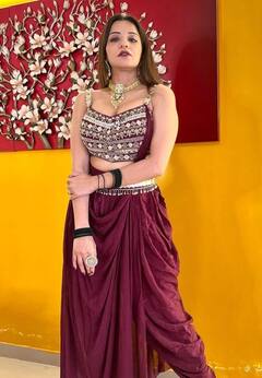 In Pics : काय त्या अदा अन् नजरेचा कहर; मोनालिसाचा हॉटनेस ओव्हरलोड