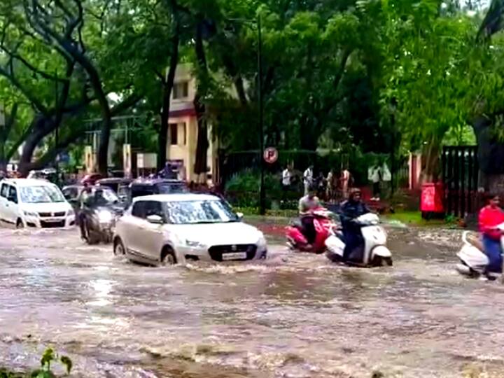 Pune Rain Update Heavy rain in Pune Pune Rain Update : पुण्यात मुसळधार पावसाची बॅटिंग सुरु; तासाभराच्या पावसाने रस्त्यांवर पाणीच पाणी