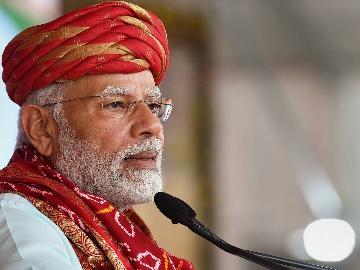 Today is second day of Prime Minister Narendra Modi's Gujarat visit Vande Bharat Express will be flagged off PM Modi Gujarat Visit: प्रधानमंत्री नरेंद्र मोदी के गुजरात दौरे का आज दूसरा दिन, वंदे भारत एक्सप्रेस को दिखाएंगे हरी झंडी
